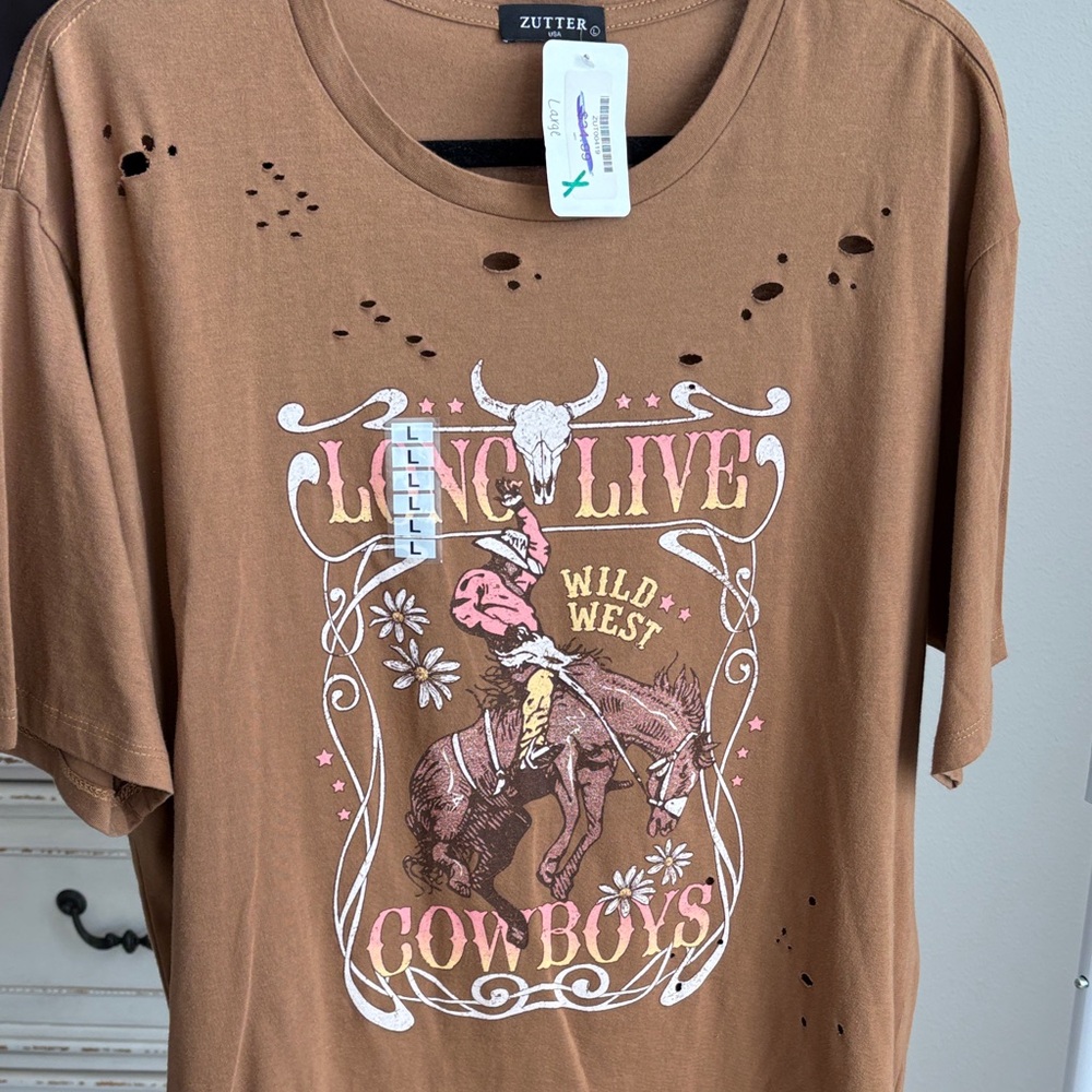 NWT Long Live Cowboys Graphic Tee - Picture 2 of 4